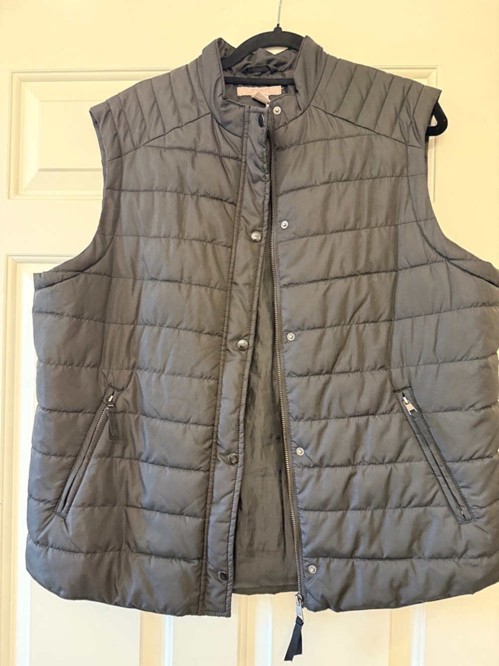 H&M Black Quilted Sleeveless Puffer Vest. Size 18